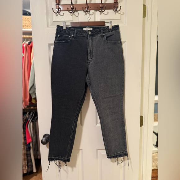 Abercrombie & Fitch Curve Love The Skinny High Rise Two Tone Jeans - Picture 4 of 6